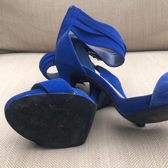 Heels - Picture 3 of 5